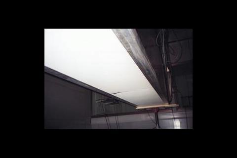 SAS type 1522 ceiling tiles under test.